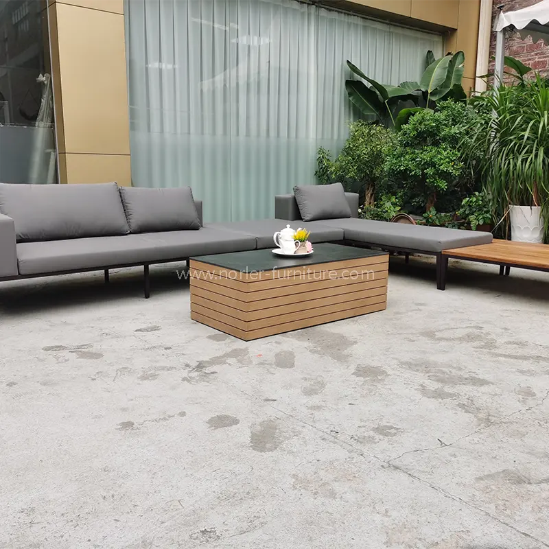 Fráma alúmanaim fóillíochta tolg tolg amuigh faoin aer