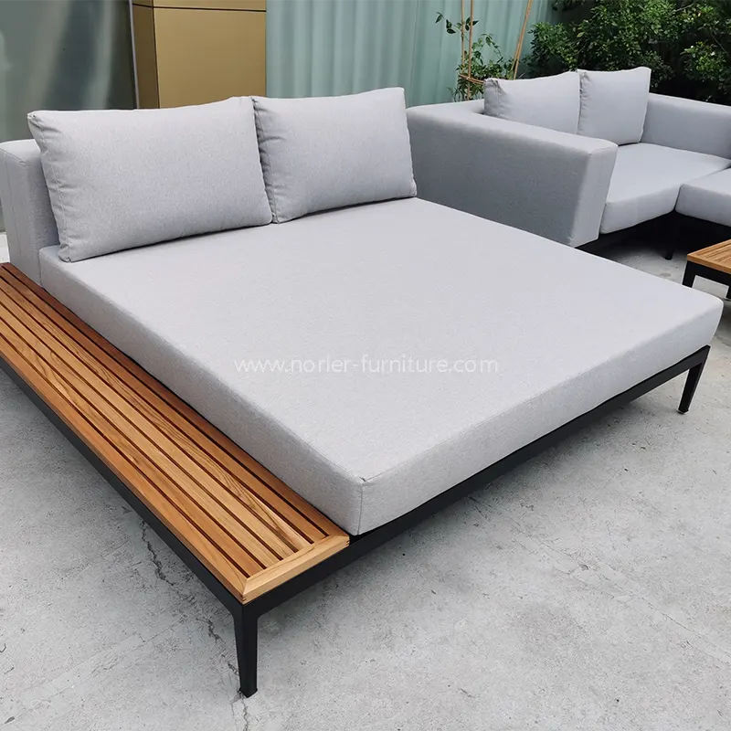 Fráma alúmanaim fóillíochta tolg tolg amuigh faoin aer