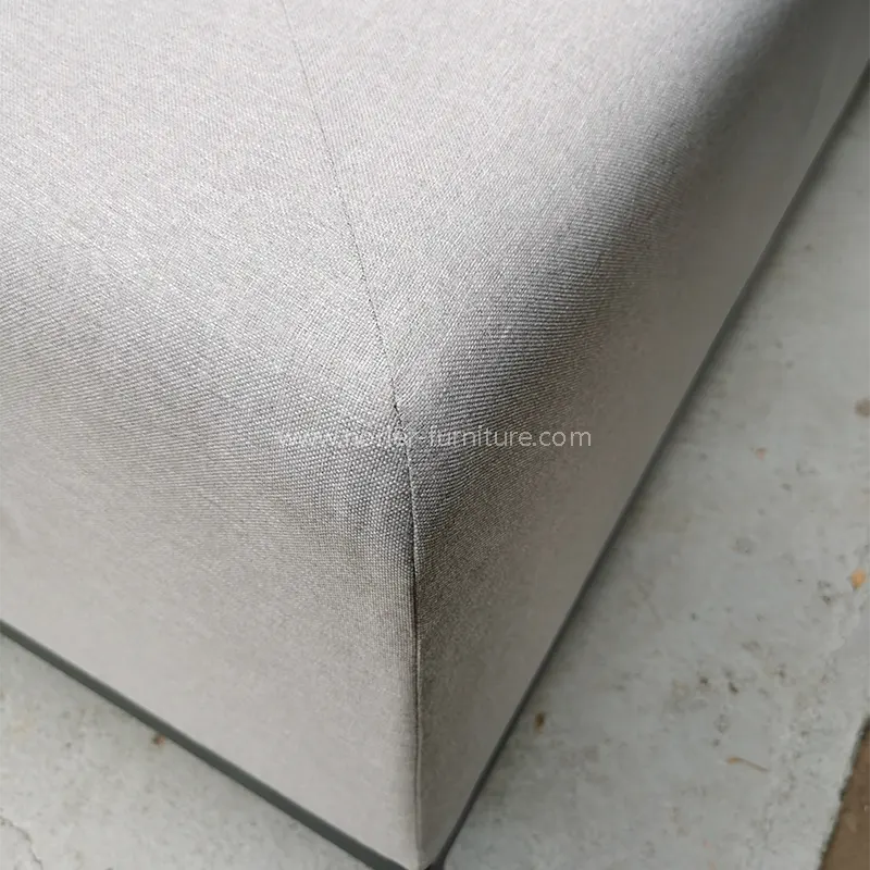 Fráma alúmanaim fóillíochta tolg tolg amuigh faoin aer